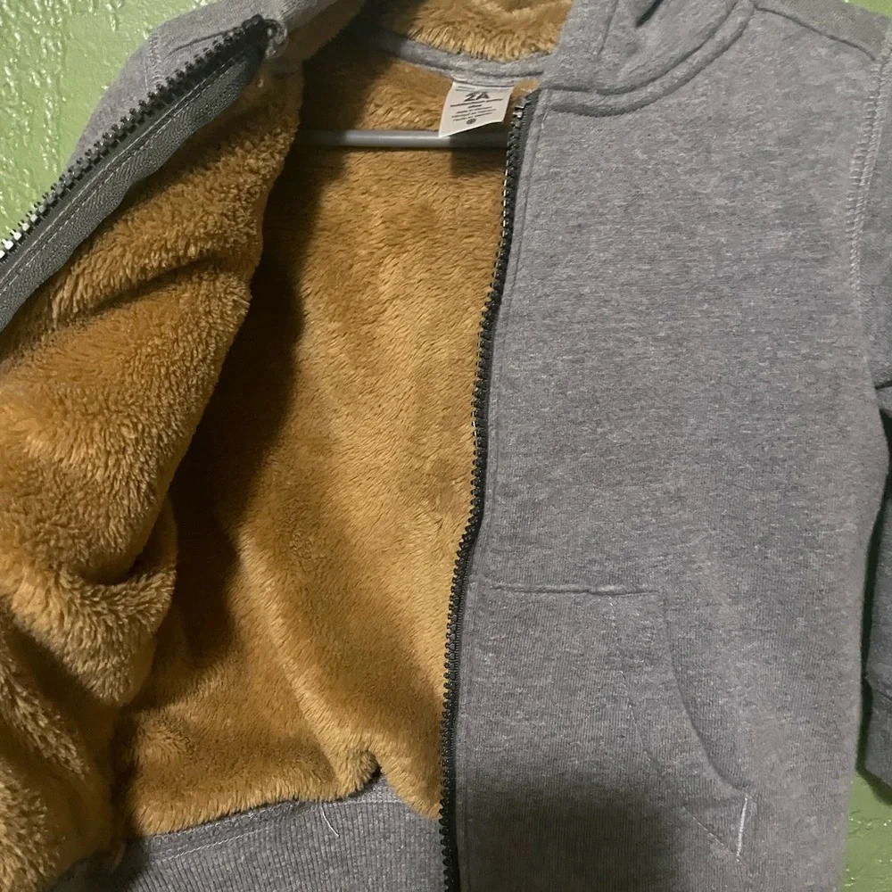 Fuzzy Carters jacket - Picture 2 of 3